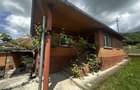 Casa de vanzare si teren 2200 mp, loc. Nires - 3