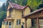 Casă individuală cu 4 camere cu Canalizare în Sinaia - 1