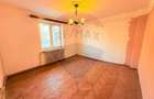 Casă de vanzare cu curte | 4 camere | Zona Gorjului | Teren generos - 7