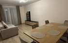 Apartament cu 2 camere, decomandat, cu loc de parcare, disponibil pentru inchiriere.