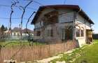 Casa (la rosu) + teren 2522 mp ideala pentru personalizare - Cost - 19