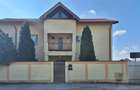 Casă cu 6 camere cu Teren 300 Mp în Sisești - 1