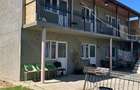 Casa la curte de inchiriat 6 camere, 4 bai ideala pentru echipe muncitori / grupuri alte nationalitati - 2