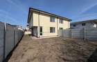 Duplex cu 4 camere cu Canalizare în Central - 2