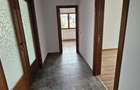 Apartament cu 3 camere decomandat în Sisești - 2
