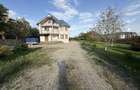 De inchiriat - str Fermelor ( vis a vis Brico Depot - Penny). Pretabil afacere - 2