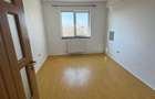 cv 77 C.Brancoveanu, apartament 3 camere nemobilat,etaj II+ garaj - 4