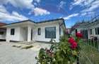 Casa / Vila cu 4 camere