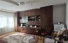 Vand apartament cu 3 camere, decomandat, str 13 decembrie