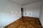 Apartament 70 mp semidecomandat 3 camere balcon 6 mp Bulevardul Unirii