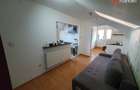 Apartament de vanzare cu 2 camere si balcon, zona Shopping C