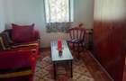 Casă cu 5 camere cu Teren 3800 Mp în Central - 3