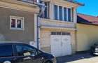 Casă cu 5 camere în Central - 1
