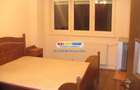 Apartament cu 3 camere decomandat în P-ța Victoriei - 1