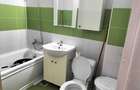 Inchiriez apartament decomandat.