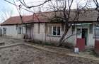 Casa batraneasca de vanzare - 1