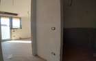 Casă cu 11 camere cu Teren 443 Mp în Vitan - 12