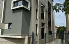 Vila moderna in Centru cu 2 apartamente independente - 1