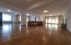 Apartament cu 5 camere decomandat în Kiseleff - 2