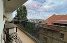 Apartament cu 3 camere decomandat în P-ța Victoriei - 26
