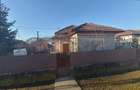 Casă cu 4 camere cu Teren 755 Mp în Tigveni - 1