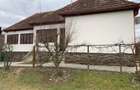 Casa - garaj - curte - 6