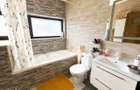 Duplex spa?ios, complet mobilat, intr-o zona lini?tita, langa rau - 16