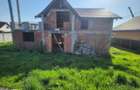 Vila la rosu situata in Bacau str Ciresoaei sau schimb apartament