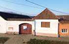 Casa saseasca 3 camere si 1400 mp teren in Brateiu - jud. Sibiu - 1
