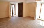 Apartament cu 3 camere decomandat în Central - 1