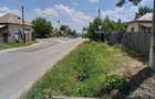 Casa de vanzare la Strada + Pamant . Septebrie . - 1