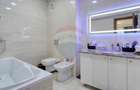 Apartament cu 3 camere decomandat în Tractorul - 7