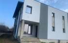 Duplex cu 4 camere cu Canalizare în Est - 1