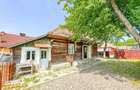 Casă cu Teren 3634 Mp în Zagon - 2