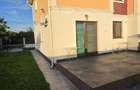 Proprietar ofer spre vanzare jumatate de duplex cu 5 camere in SACALAZ