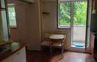 Inchiriez apartament cu 2 camere, decomandat, situat la etajul 1 al unui bloc aflat in imediata apropiere a Parcului Sebastian. - 9