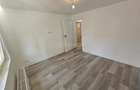 Apartament cu 4 camere decomandat în Micro IV - 18