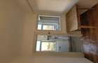 Apartament la curte, 13 septembrie - 4