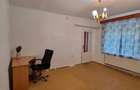 Casă cu 3 camere cu Teren 3000 Mp în Central - 3