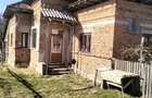 Casă cu Teren 1776 Mp în Groși - 2