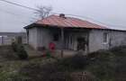 Casa de vanzare cu toate utilitatile - 2