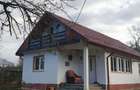 Casă cu Teren 2450 Mp în Lădești - 2