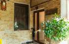 De vanzare Casa spa?ioasa in Gradi?te, Str. Vi?inului - 9