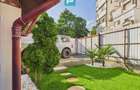 Apartament 3 camere  la curte  - Odobescu - 31