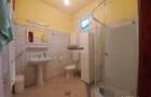 Casă cu 3 camere cu Teren 8000 Mp în Podenii Vechi - 4