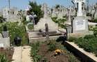 Vand groapa cu 6 locuri 3 pe stanga 3 pe dreapta cimitiru privat magurele pentru mai multe detali sunati la nr de telefo - 4