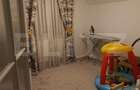 Casa 5 camere, IZVOR