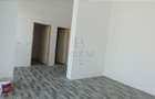 Spatiu Comercial cu 3 usi din sticla si vitrine mari - Elisabetin - 4