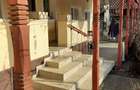 vand casa cu 3 camere , baie , bucatarie , suprafata totala 38 arii , intravilan - 9