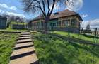 Casa de vanzare cu teren 53 ari - 2
